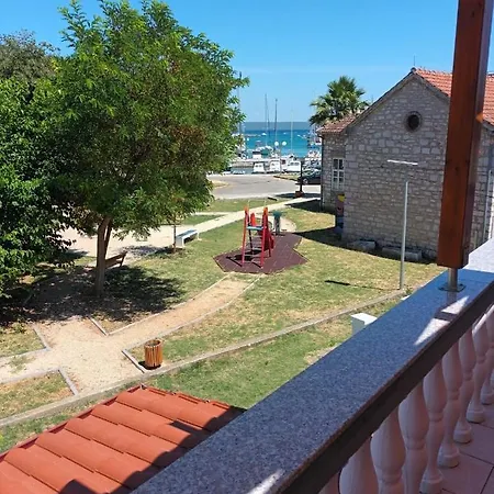 Martinovic By The Sea Апартаменты *