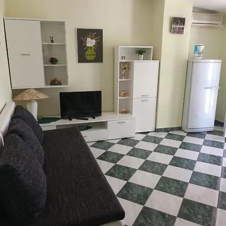 Martinovic By The Sea Апартаменты
