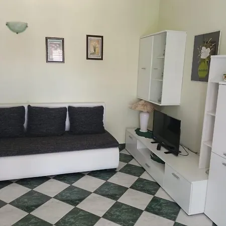Martinovic By The Sea Апартаменты