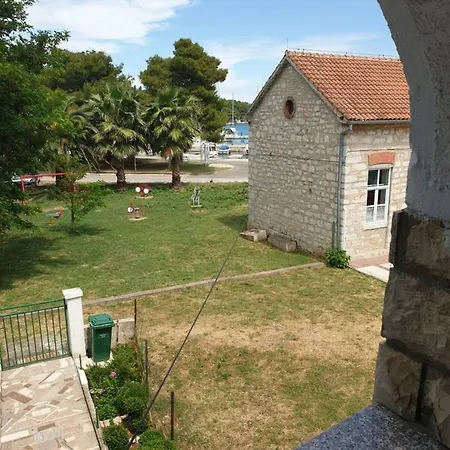 Martinovic By The Sea Апартаменты