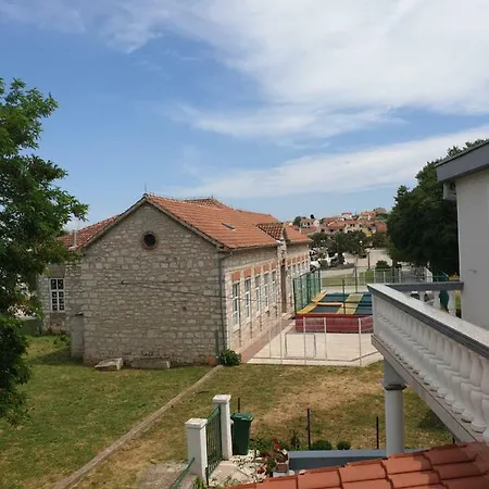 Martinovic By The Sea Апартаменты Куклица