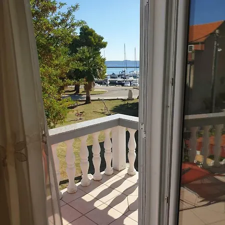 Апартаменты Martinovic By The Sea *