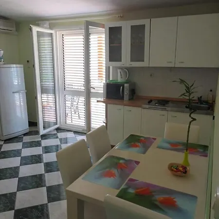 Martinovic By The Sea Apartment Kukljica
