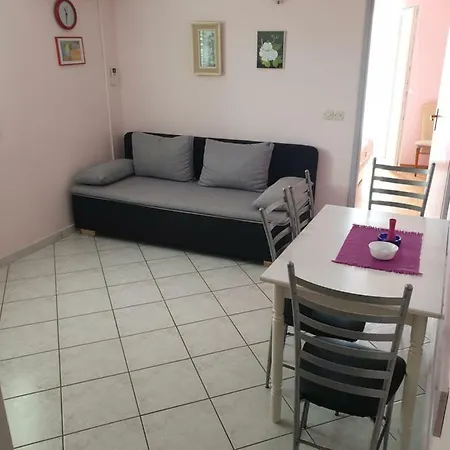 Martinovic By The Sea Apartment *