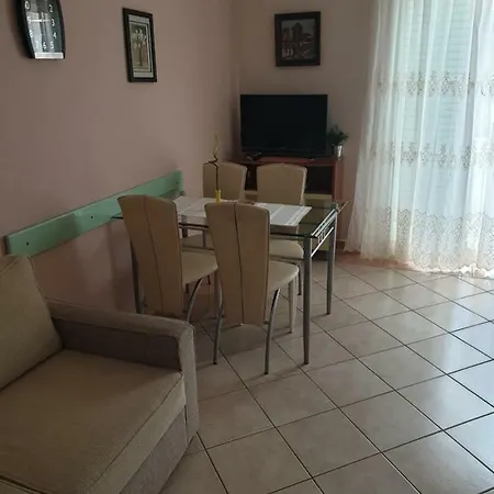 Apartment Martinovic By The Sea